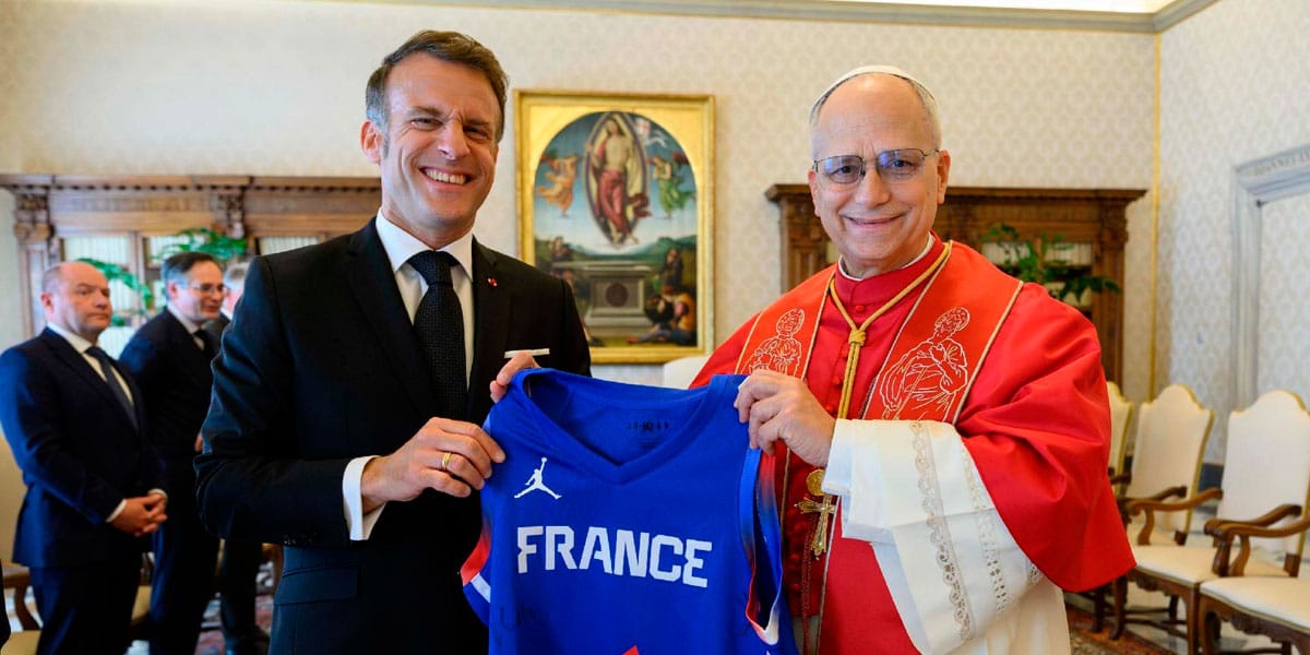 León XIV con Macron