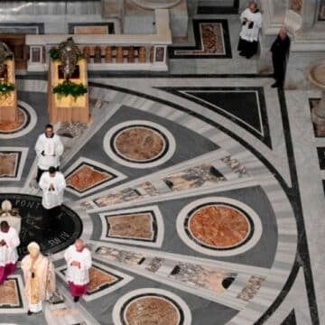 León XIV en su primera Misa Crismal pide a la Iglesia “un amor desarmado” que se mueve por la