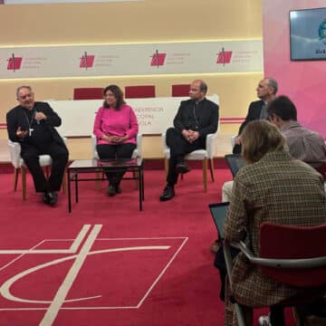 Los obispos de Canarias, en un encuentro informativo