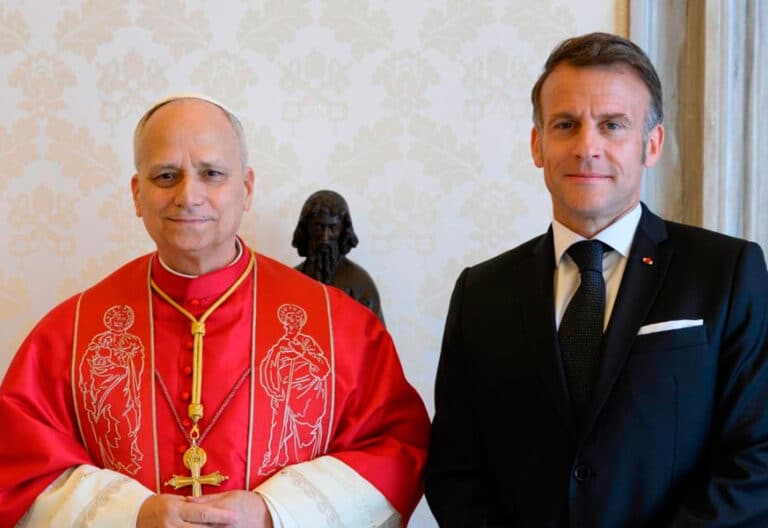 León XIV con Macron