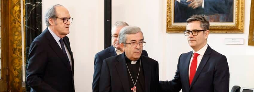 MADRID, 30/03/2026.- El ministro de la Presidencia, Félix Bolaños (d); el presidente de la