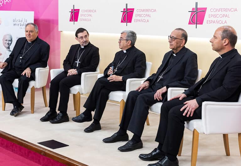 Presentación del viaje papal, el 6 de mayo, en Añastro