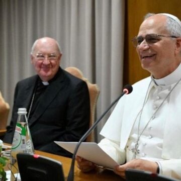 El Papa durante la reunión con los participantes en el encuentro de los Moderadores de las