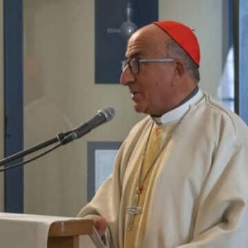 El cardenal Chomali les dijo a los jóvenes que Dios los ama entrañablemente