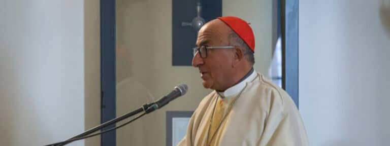 El cardenal Chomali les dijo a los jóvenes que Dios los ama entrañablemente