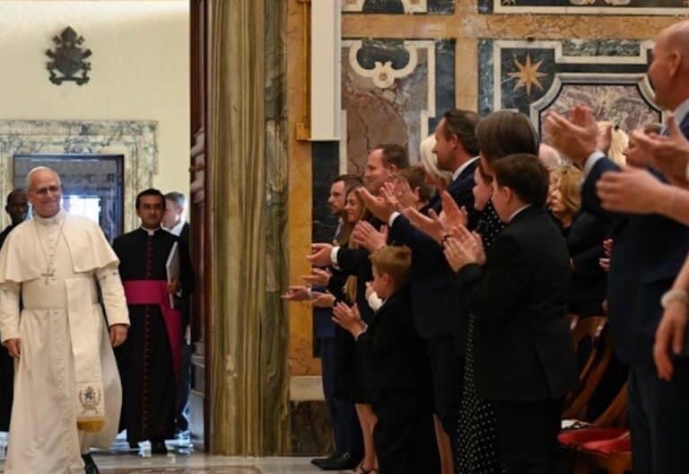 León XIV en su audiencia con la Papal Foundation
