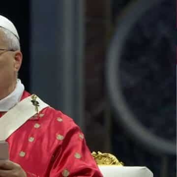 León XIV pide al Espíritu Santo en la misa de pentecostés que salve a la humanidad del “mal de