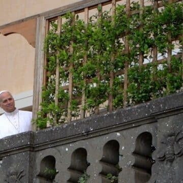 Los peregrinos reemplazan a los periodistas en los martes de León XIV en Castel Gandolfo