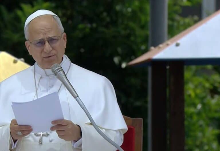 León XIV exige en la ‘Tierra de los Fuegos’ el fin del “fatalismo” y un cambio radical