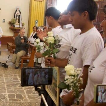 La Iglesia se arrodilla ante las comunidades de Catacaos afectadas por el Sodalicio