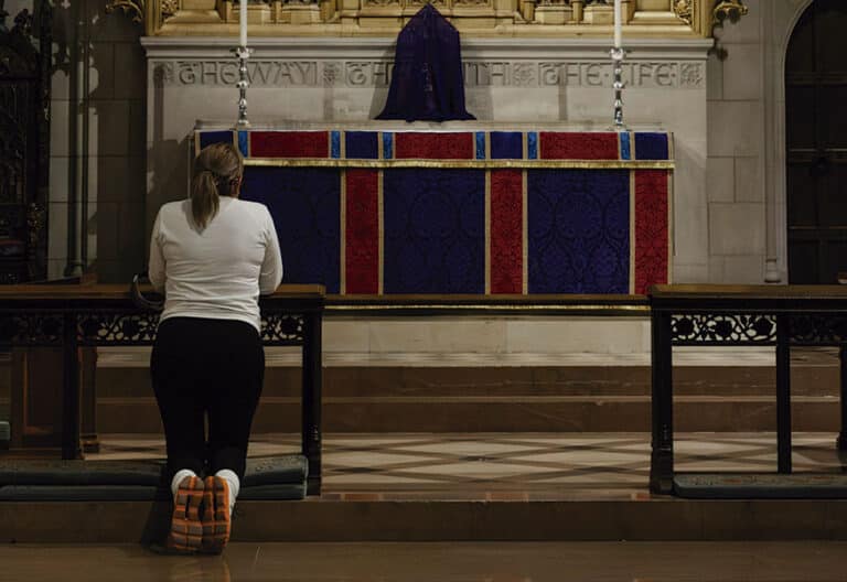 Oración. Mujer