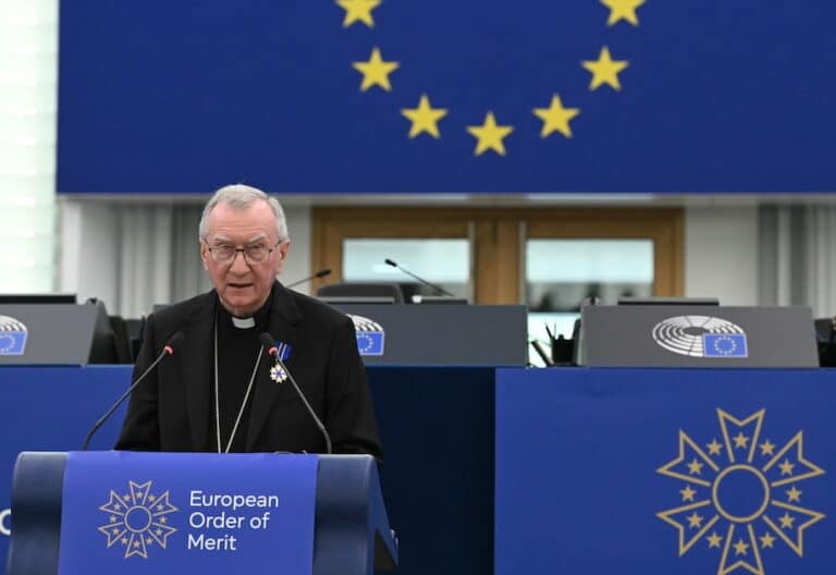 Parolin recibe la Orden Europea del Mérito