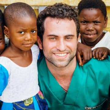 Voluntarios españoles de OVA en Guinea Ecuatorial