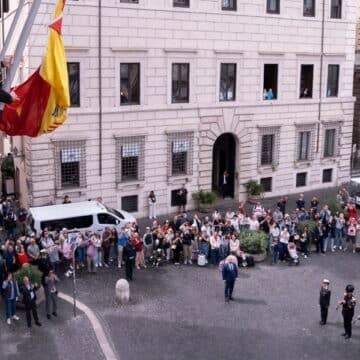 El ministro José Manuel Albares, en la nueva embajada de España en Roma