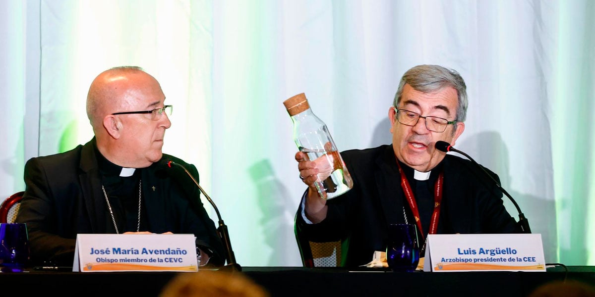 Luis Argüello y José María Avendaño en la Asamblea de la CONFER