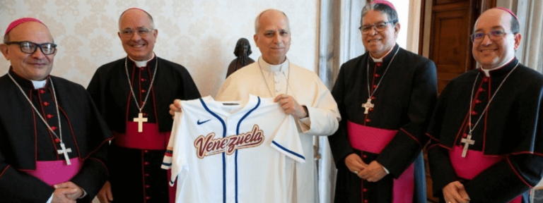 León y obispos venezolanos