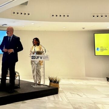 Rubén Cruz recoge el Premio Lolo 2026 de periodismo. Foto: Vida Nueva