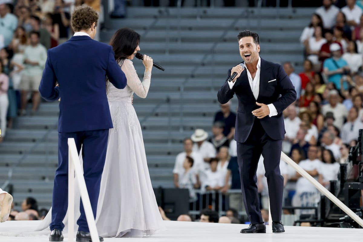 David Bustamante en su actuación en el Santiago Bernabéu