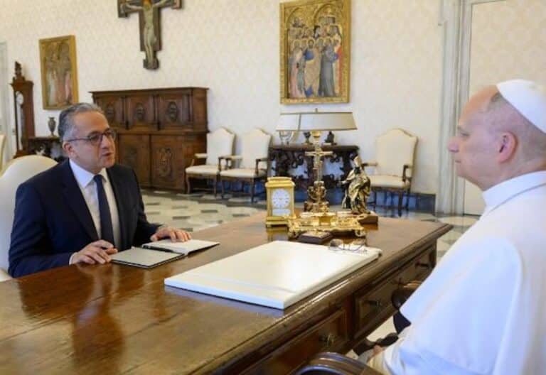 León XIV con Khaled El Enany