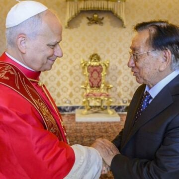 León XIV con el presidente de Perú
