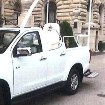 León XIV rodará por España con dos papamóviles y tres ‘buggies’ eléctricos