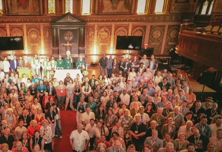 El cardenal McElroy preside la misa del ‘cónclave’ LGTBI católico de Estados Unidos llamando
