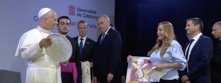 El papa León XIV en la prisión de Brians 1