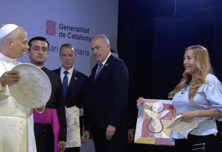 El papa León XIV en la prisión de Brians 1