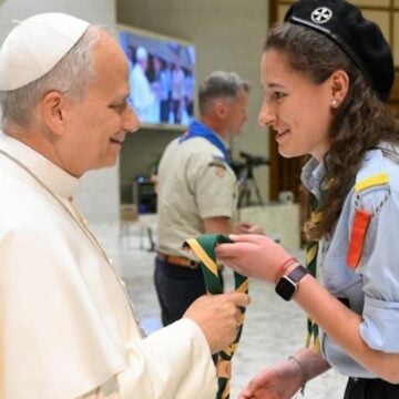 Papa con mujer scout