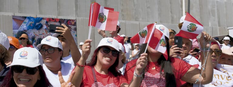 Peruanos en al encuentro de León XIV con inmigrantes de África, América Latina y en Arguineguín