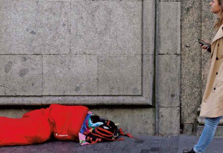 ¿Por qué Dios no existe para los pobres?