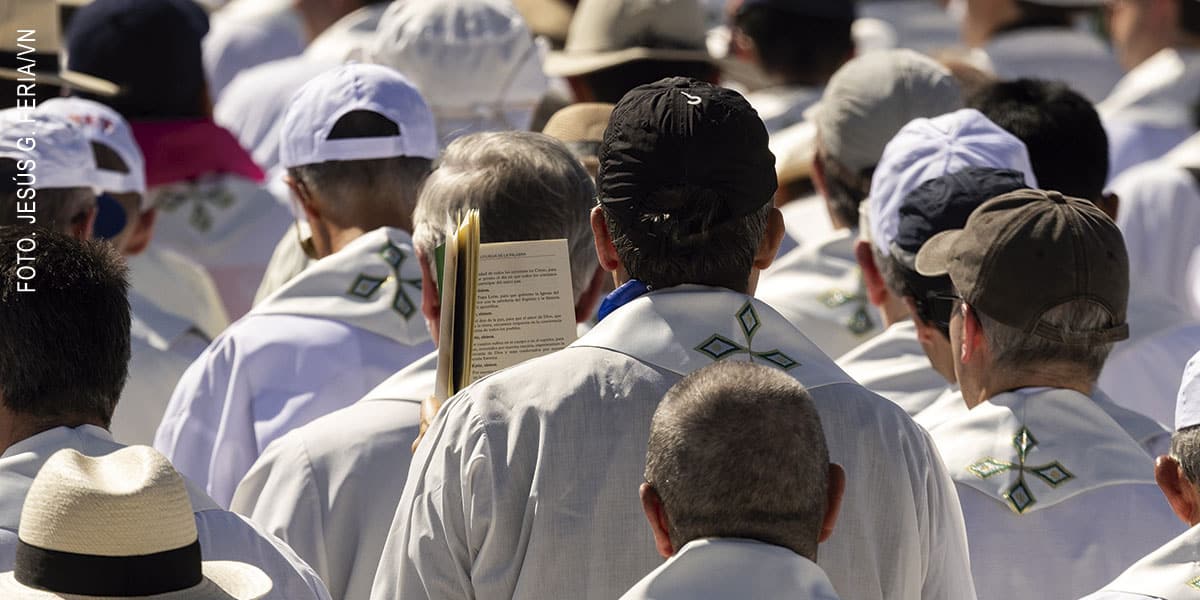 Sacerdotes en la misa del Corpus en Cibeles con León XIV