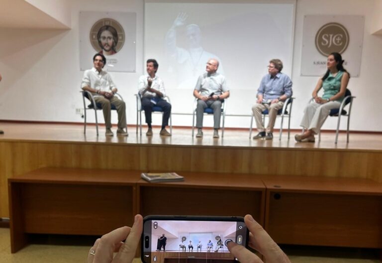 Presentación del acto de voluntarios con el Papa en Madrid