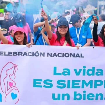 A favor de la mujer y de la vida