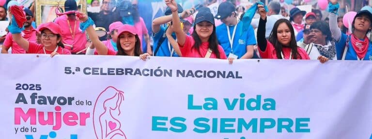 A favor de la mujer y de la vida
