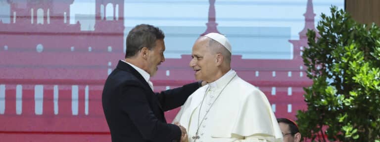 Antonio Banderas proclama ante León XIV que “el arte debe ser una alternativa a todas las