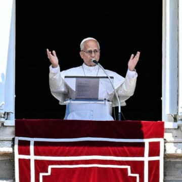 León XIV, durante el ángelus