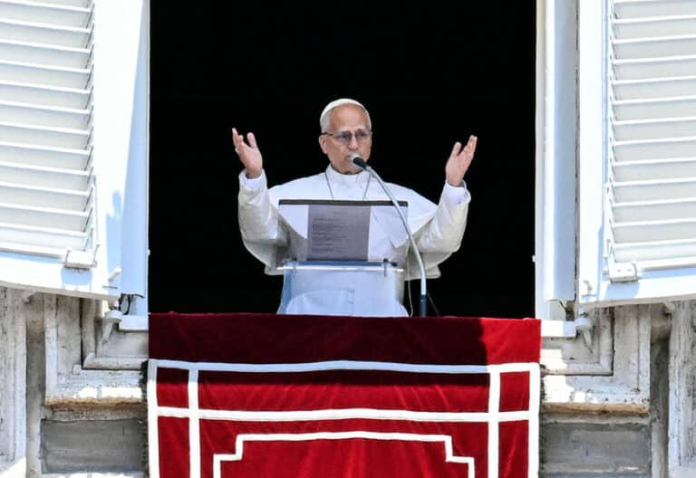 León XIV, durante el ángelus