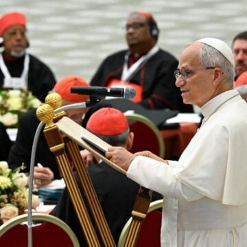 León XIV, ante los cardenales, en el consistorio de junio de 2026. Foto: Vatican Media