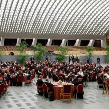 León XIV, ante los cardenales, en el consistorio de junio de 2026