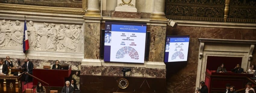 Francia aprueba, por la mínima y con la cámara dividida, la ley de eutanasia