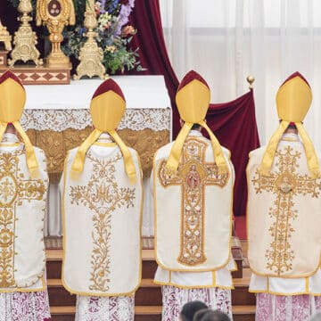 Lefevrianos. Ordenación episcopal