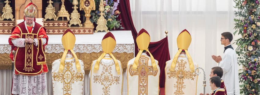 Lefevrianos. Ordenación episcopal