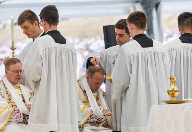Lefebvrianos. Ordenación