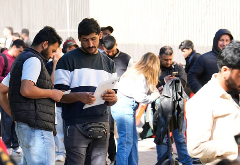 Migrantes. Regularización