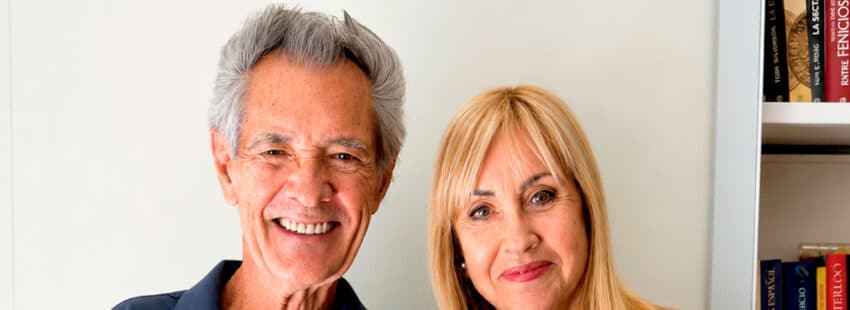 El músico Ramón Arcusa (Dúo Dinámino) y la escritora y exdiputada de Ciudadanos Teresa Giménez