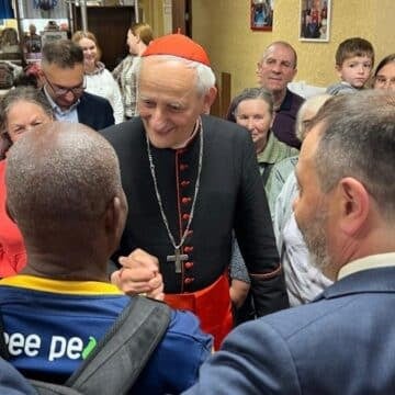 El cardenal Zuppi en Ucrania