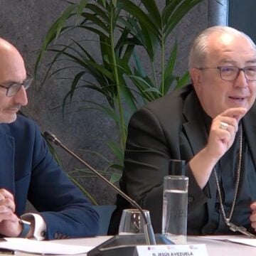 Jesús Avezuela y César García Magán, en la Escuela de Verano de la Fundación Pablo VI. Foto: