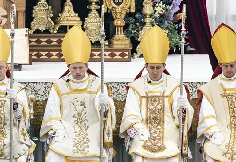 Consagración episcopal de los lefebvrianos. Foto: Efe.