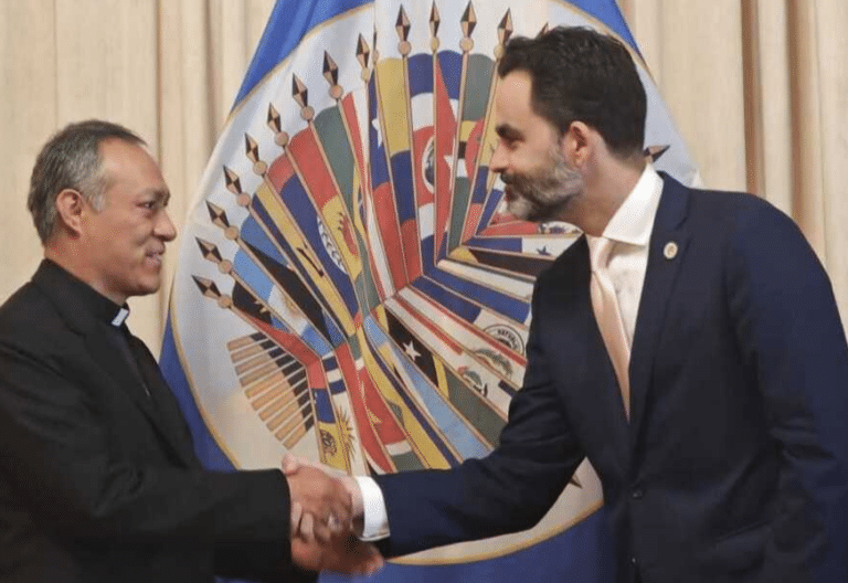 Lizarrdo Estrada, secretario general del Celam